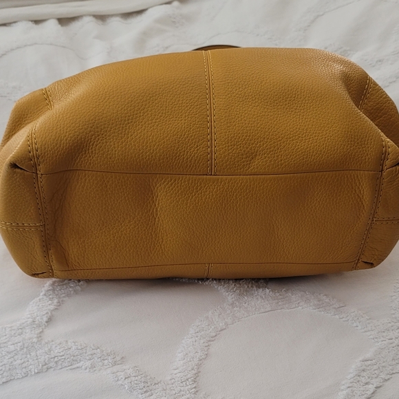 EUC Coach Large Lexy Squash Leather Shoulder Bag - Picture 8 of 13